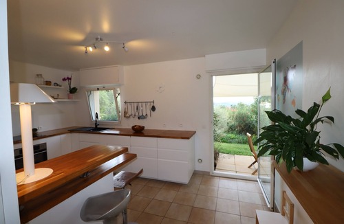 Chateauneuf-Grasse Villa | Large Villa With Magnificent Views Architect Light in the Green and Quiet