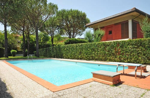 Poveromo Villa | *LAST MINUTE* VILLA TORRE Sleeps 8 with 2 pools, A/C few steps from the beach