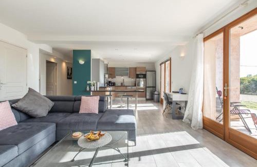 Mouans-Sartoux Apartment | LB Vacation Rentals I Quiet Large 3-Bedroom Apartment with Terrace, Garden & Incredible Mountain View