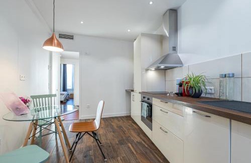 La Californie Apartment | LE 323 PROM - 2 chambres - AC - PARKING - tram et supermarché proches - Front de mer