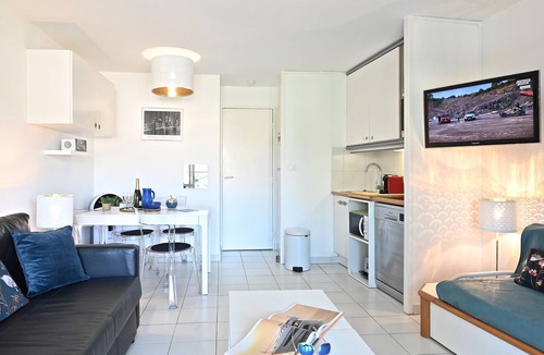 Cap Esterel Apartment | Le Belvédère (R8 240) by Interhome