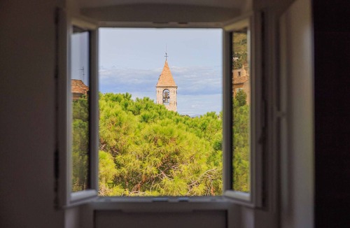 Tourrettes-sur-Loup Apartment | Le Bonheur au Soleil – Heart of Tourrettes-sur-Loup