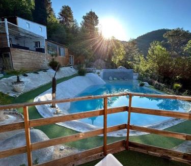L'Escarene Ski Chalet | Le chalet au bord du lagon