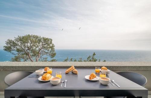 Cap d'Ail Apartment | Le COQ -Splendide vue -magnifique piscine -Parking