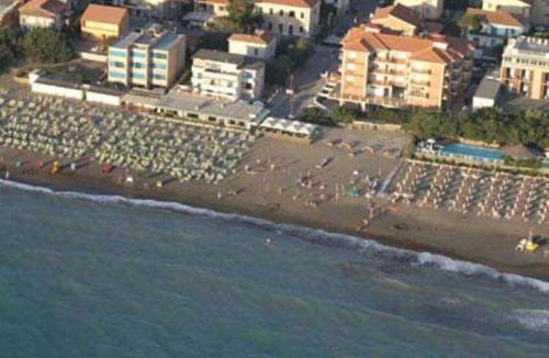 Marina di Castagneto Carducci Apartment | Le Finestre