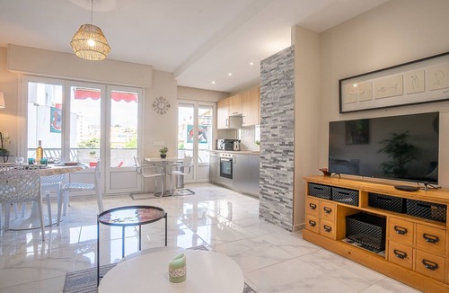 Riou - Petit Juas - Av de Grasse Apartment | Le Puget by Interhome