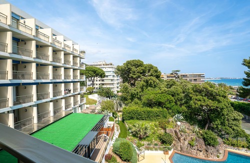 La Croix des Gardes Apartment | Le Trident by Interhome