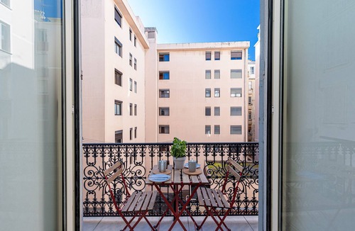 Musicians Quarter Apartment | Le Victor Hugo, air conditioning, elevator, balcony