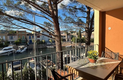 Port Grimaud Apartment | Lemon house rental with marina view close to the sea and shops