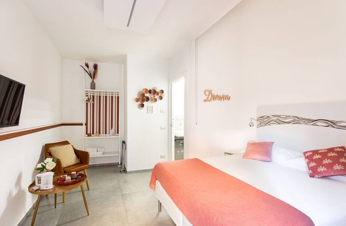 Arona Bed & Breakfast | Little Square