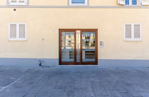 Venezia Nuova Apartment | Little Venice Bright Apartment with Balcony!