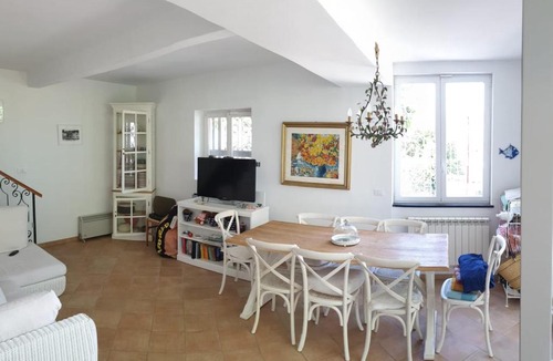 Mortola Villa | Little White house