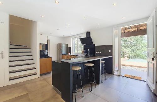 Mons House | Location Villa Haut de Gamme à Fayence : Piscine, Lac, Golf, Forêt, Vignobles, 5 Chambres - FR-1-779-8