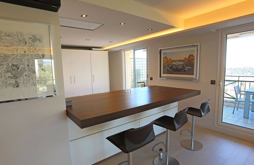 Riquier Apartment | LOFT apartment overlooking the Baie des Anges 5-star apartment