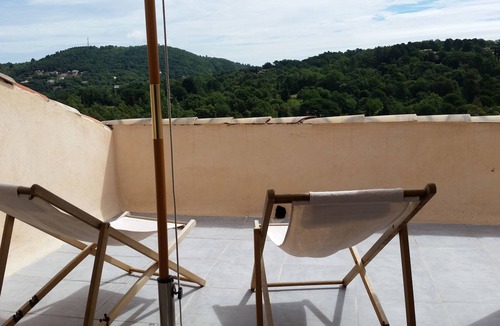 La Garde-Freinet Apartment | Loue Gulf of St Tropez apartments in Mansion Hotel has Freinet