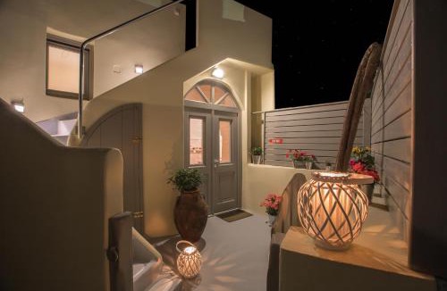 Akrotiri Villa | Love Nest with hot tub, hammam & outdoor cinema