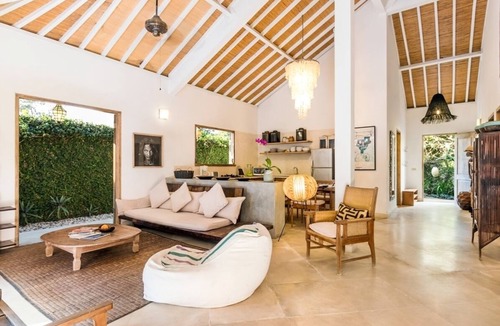 Batubelig Villa | Lovely 3 Bedroom Villa CLOSE to BEACH