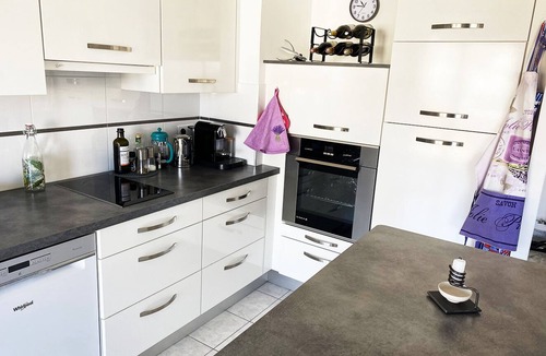 Cannes Apartment | Lovely and bright apartment on the fifth floor with a large terrace. Garage!