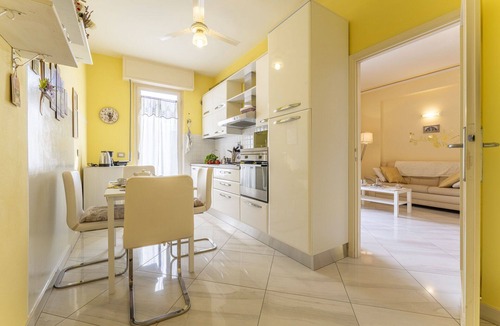 Macchino Apartment | Lovely apartment for 6 people with A/C, WIFI, TV, terrace and pets allowed