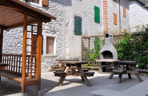 Barcis Apartment | Lovely apartment for 2 people with WIFI, TV, patio and parking