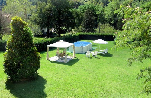 Casoli Apartment | Lovely apartment for 6 guests with hot tub, WIFI, pool, TV and patio