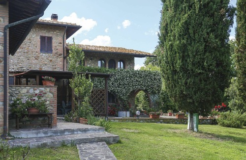 Terricciola House | Lovely apartment in villa for 4 people with WIFI, pool, terrace and pets allowed
