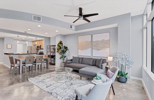 South Eola Condo | Lovely apartment in downtown Orlando with free parking