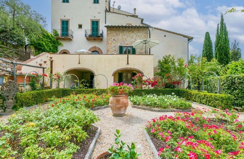 Montaione Villa | Lovely apartment in villa for 2 people with pool, A/C, WIFI, TV, terrace and panoramic view