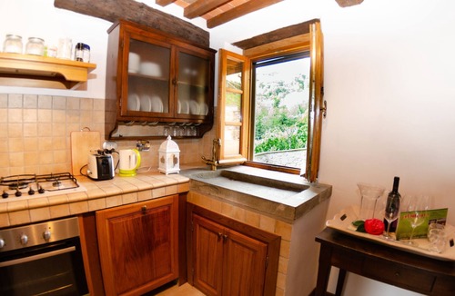 Nozanno Villa | Lovely apartment in villa with internet, pool, A/C, TV, terrace, panoramic view, close to Lucca