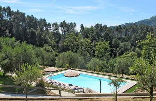 Pescaglia Villa | Lovely apartment in villa for 6 guests with WIFI, A/C, pool, TV, terrace and pets allowed