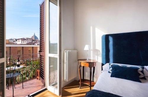 Sant' Ambrogio Apartment | Lovely apartment with balcony