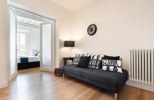 Sant' Ambrogio Apartment | Lovely apartment with balcony