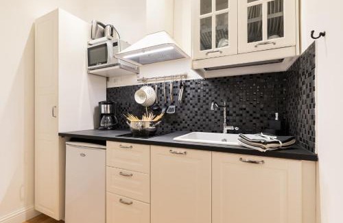 Sant' Ambrogio Apartment | Lovely apartment with balcony
