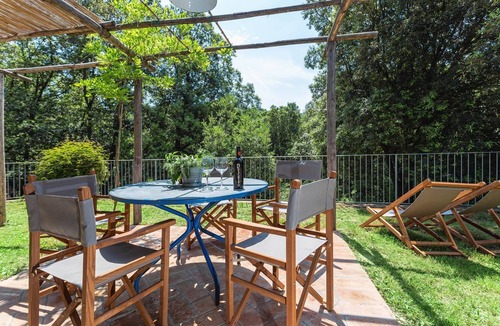 Pomaia House | Lovely cottage, quiet located, shared hot tub, village walking distance
