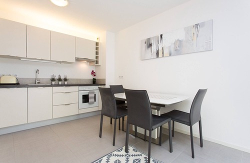 Antibes City Centre Apartment | Lovely flat with terrace , parking, wifi, AC - 4 people in the heart of old town