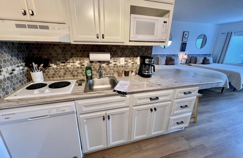 Southwest Orlando Condo | Lovely Studio In The Heart Of Orlando!