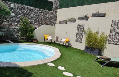 Villeneuve-Loubet House | Lovely village house with a warm, festive character, just for you.