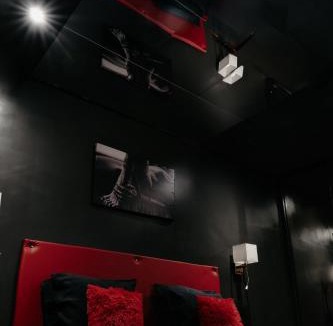 Cros-de-Cagnes Apartment | LoveRoom#1 by Pimente ton couple
