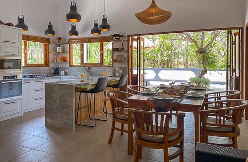 Anturan Villa | Lovina luxury pool villa at a magnificent location!