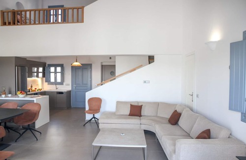 Pyrgos House | Luxe Maroussi Villas