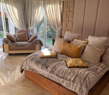Saint-Paul-de-Vence Villa | Luxueuse villa piscine et jacuzzi