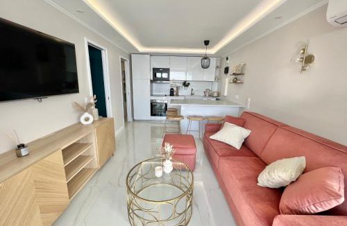 Cap d'Ail Apartment | Luxueux appartement - vue mer - piscine - free parking - Monaco
