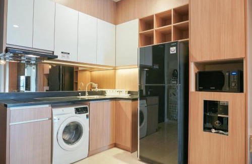 Bendungan Hilir Apartment | Luxurious 2BR at Sudirman Suites Apartment By Travelio