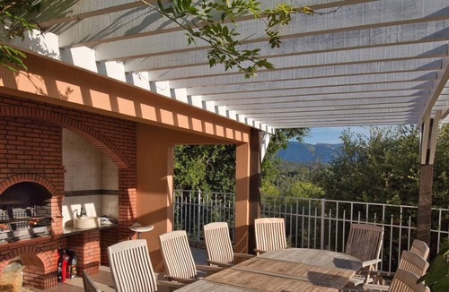 Biot Villa | Luxurious 6-bedroom pet friendly villa in beautiful Biot with views to die for
