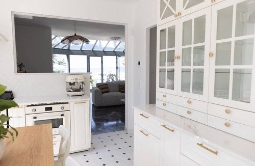 California - Pezou Villa | Luxurious 6-bedroom seafront villa with swimming pool near Cannes