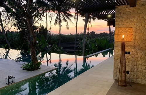 Abiansemal Villa | Luxurious 7-bedroom Designer Villa near Canggu