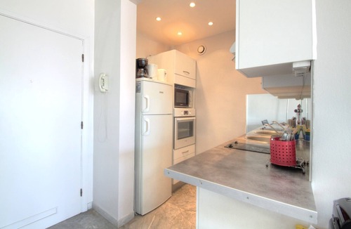 Cros-de-Cagnes Apartment | Luxurious Appt 2P - Terrace on the sea - Parking - Wifi - HIPPODROME