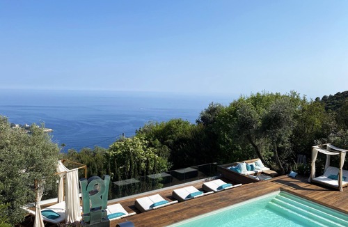 Eze Apartment | Luxurious studio suite near Monaco with sea view