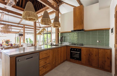 Umalas Villa | Luxurious Tropical Villa
