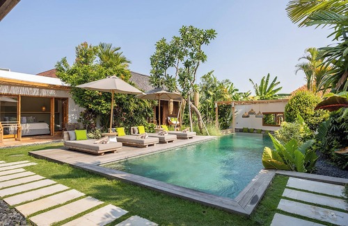 Umalas Villa | Luxurious Tropical Villa
